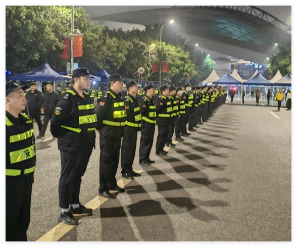 國(guó)慶我在崗 守護(hù)中國(guó)紅